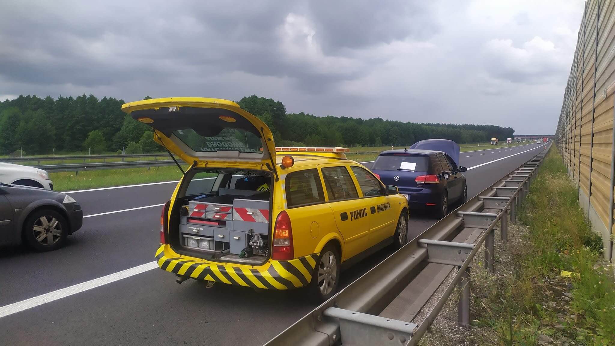 Autopomoc na A1 przy awarii samochodu osobowego