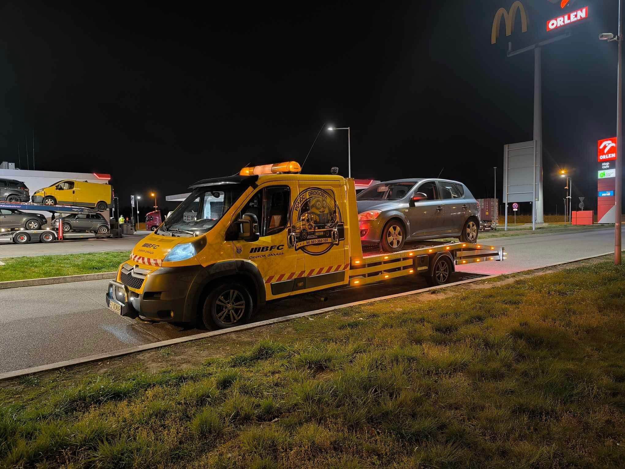 Laweta z samochodem na trasie A1 w kierunku Gdańska